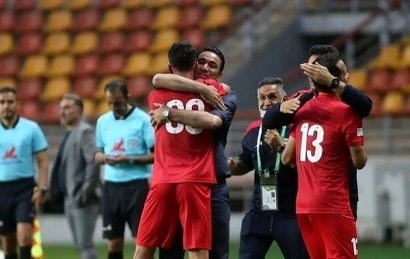 مثلث فولادی استقلال در انتظار نکونام