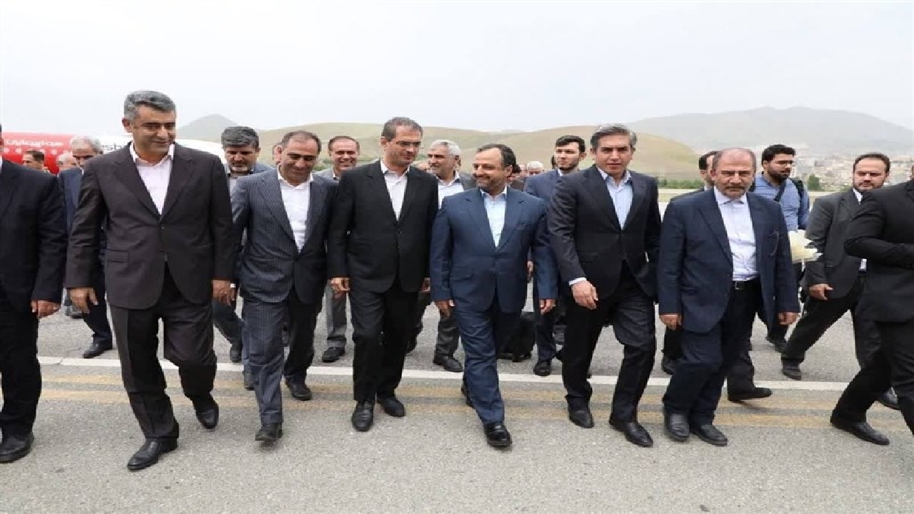 وزیر امور اقتصادی و دارایی وارد سنندج شد/ خاندوزی: تمام همت دولت، اجرای سریع تر پروژه ها است
