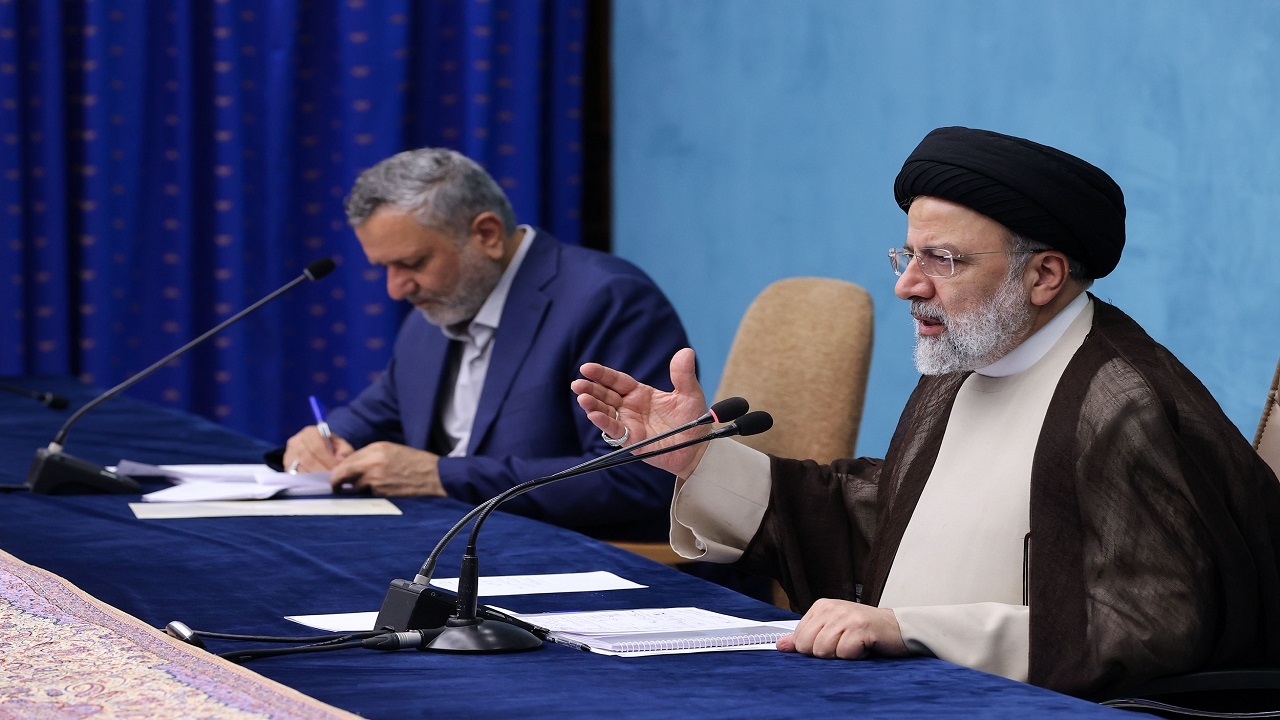 ایجاد اشتغال پایدار اولویت اصلی کشور و مأموریت جدی دولتمردان است