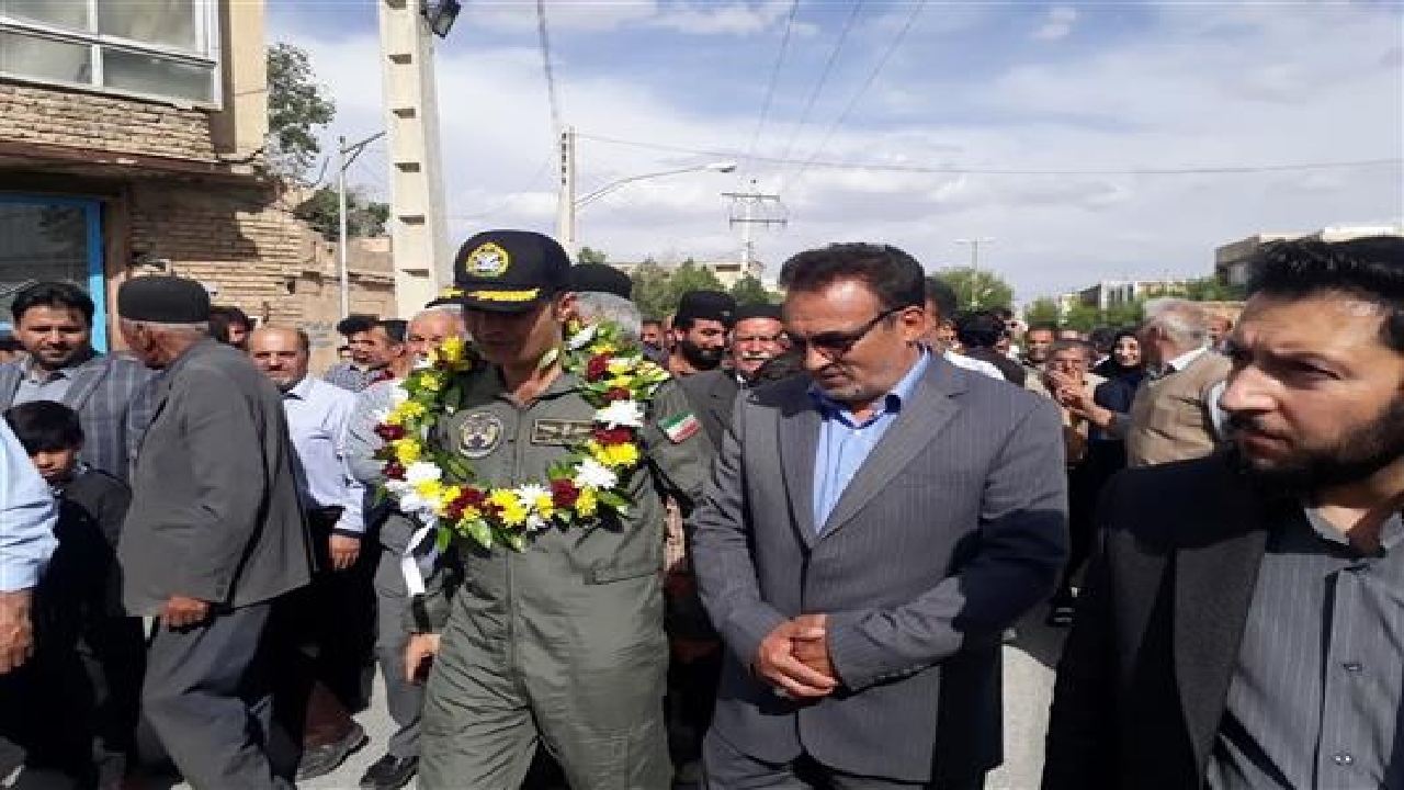 بازگشت مدافعان امنیت کشور در ناوگروه ۳۶۰ نیروی دریایی ارتش به بروجن