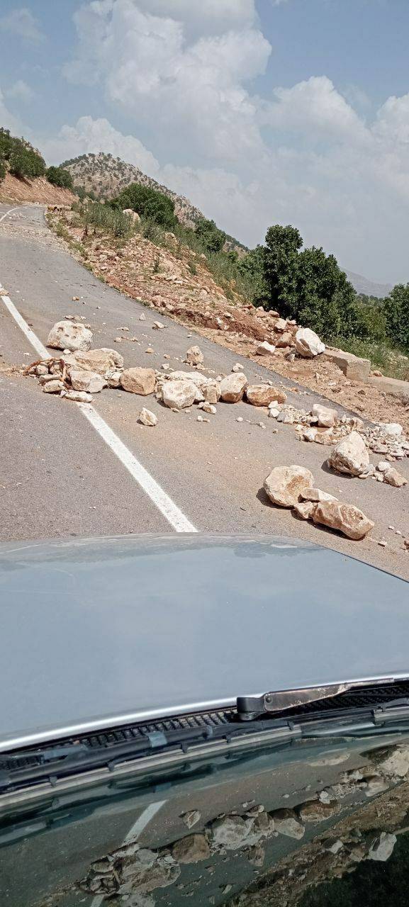 بارش باران و مسدود شدن راه روستای توه خشکه