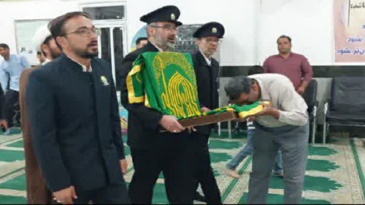 مردم آیسک زیر سایه خورشید