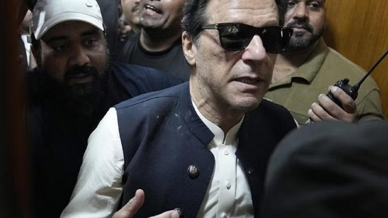 عمران خان ممنوع الخروج شد