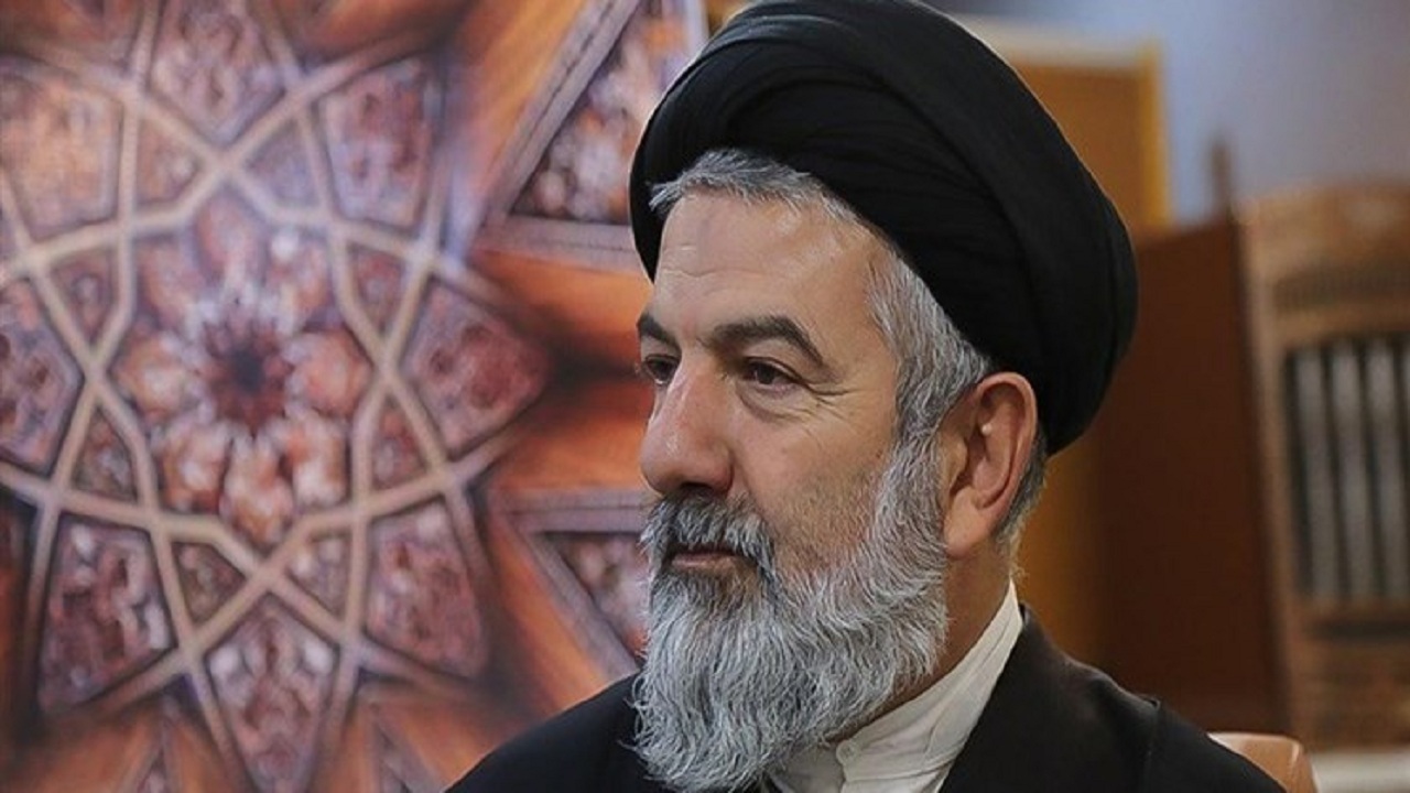 مسئولان در باب حل مسئله بدحجابی و گرانی جدی‌تر باشند
