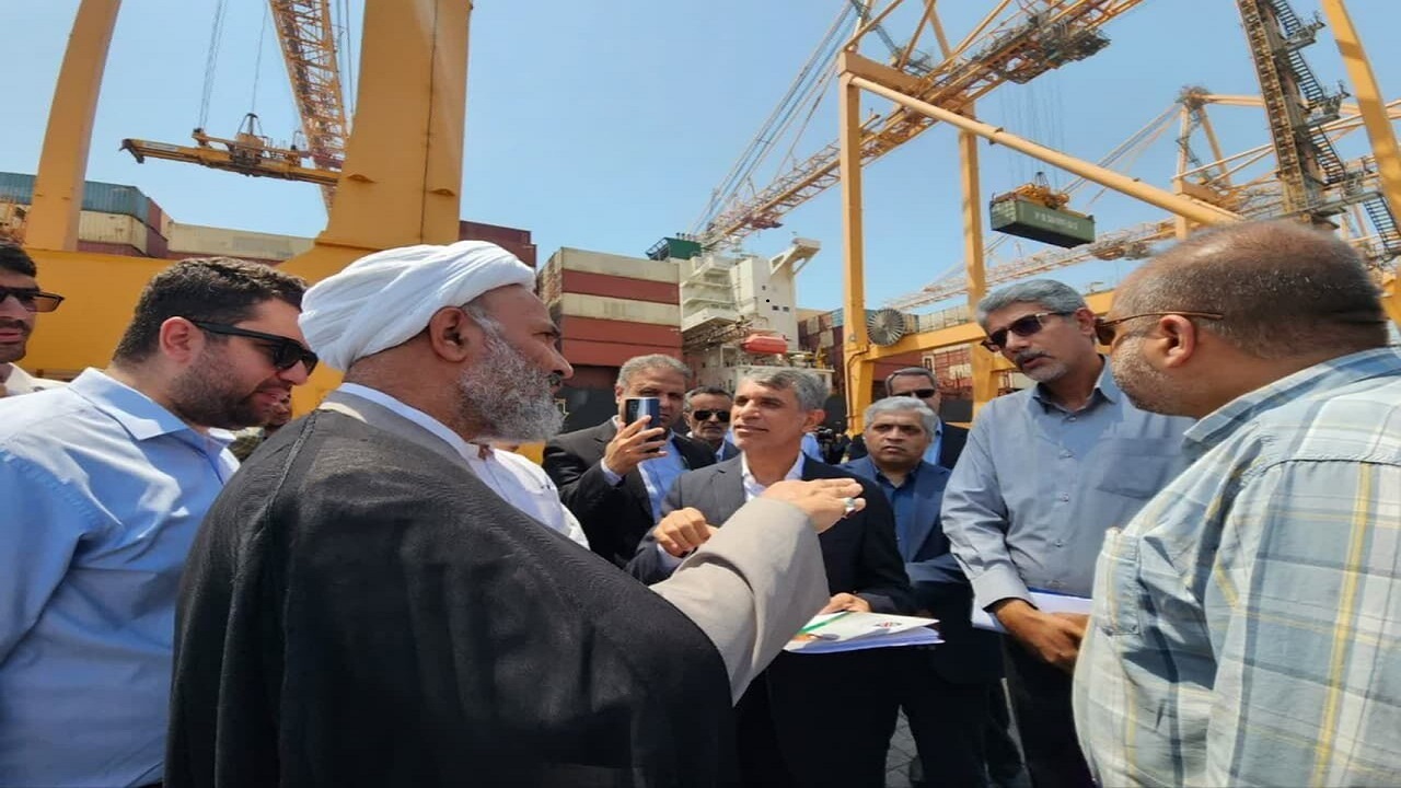 تاکید رئیس کمیسیون اصل ۹۰ مجلس بر کاهش زمان ترخیص کالا در بنادر کشور