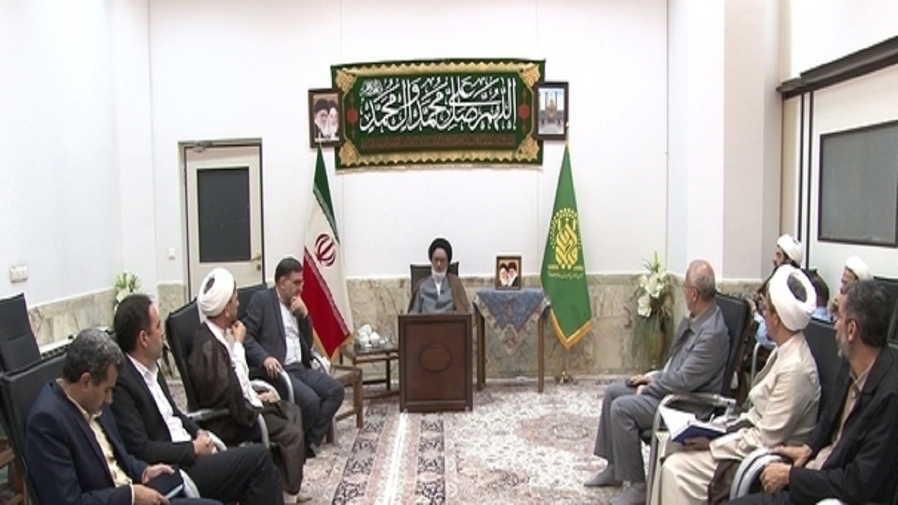 کم توجهی به اقامه نماز اول وقت در ادارات قم پذیرفتنی نیست