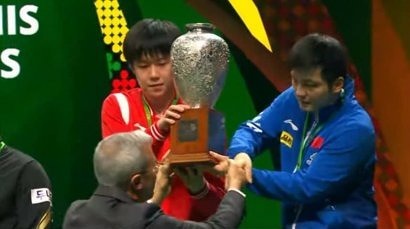 اهدای كاپ ايران به قهرمانان تنيس روى ميز جهان