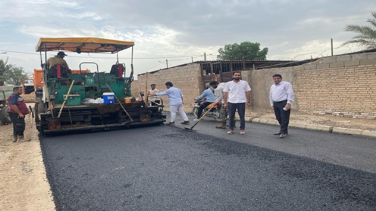 اجرای عملیات آسفالت ۴ هزار و ۵۰۰ متر مربع از معابر روستای خطور بخش نیسان
