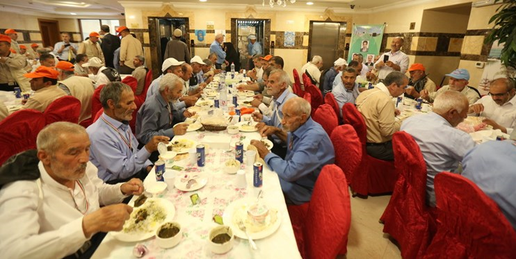 تغذیه زائران