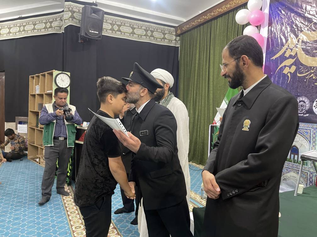حضور خادمیاران در جشن دهه کرامت
