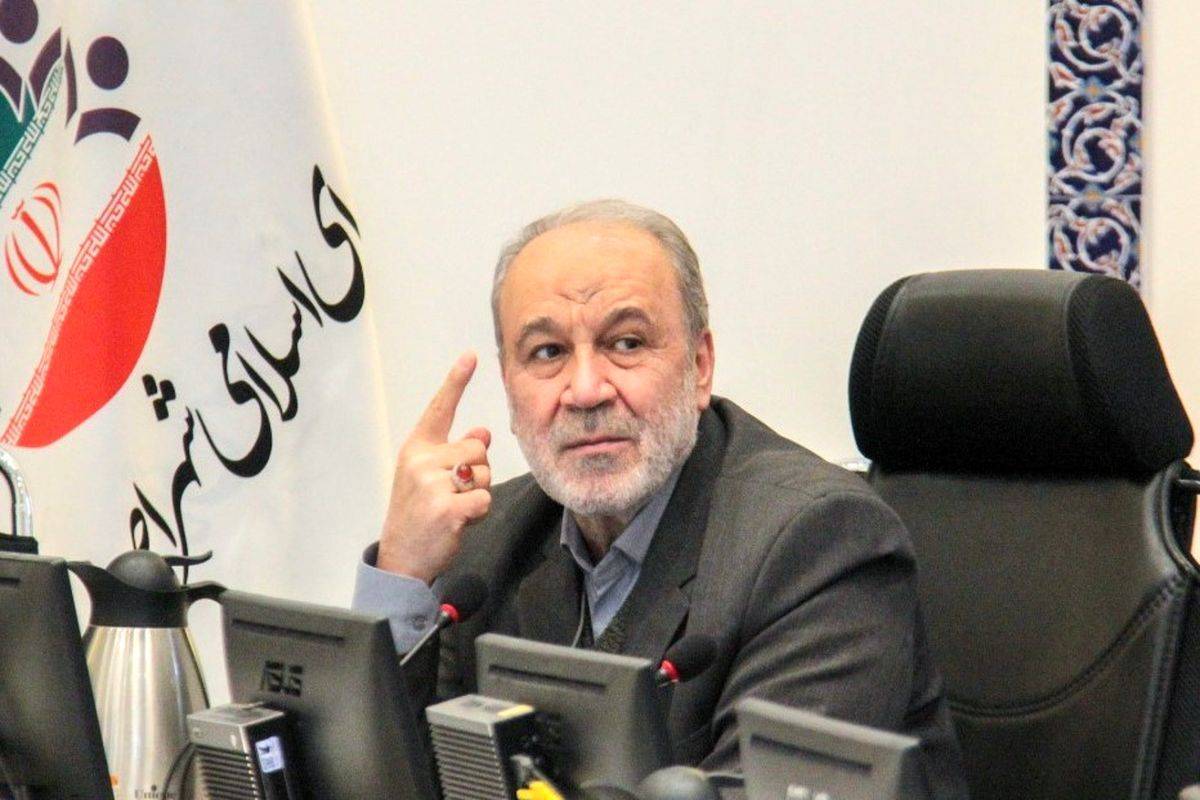 پایان تکمیل مرحله دوم انتقال آب دریا به اصفهان تا پایان سال