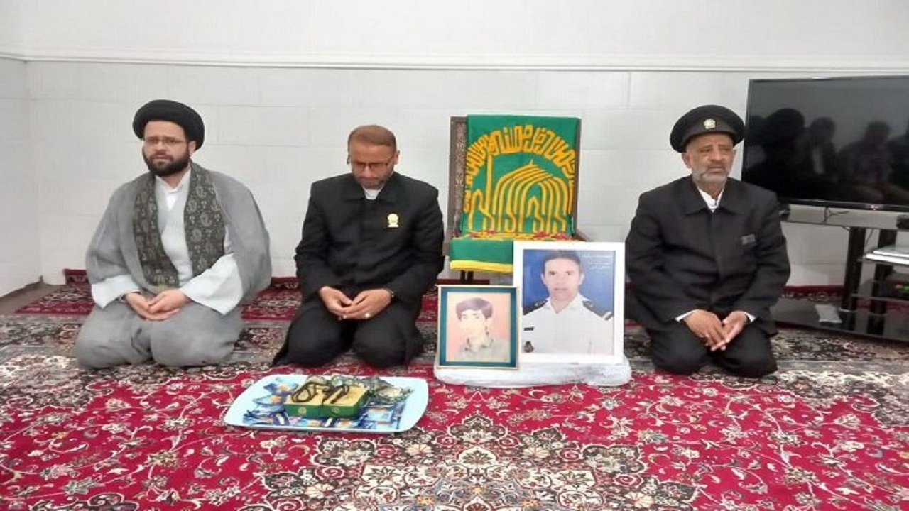 خادمان رضوی به دیدار خانواده‌های شهدای بخش مرکزی دشتستان رفتند