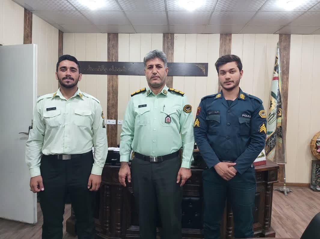 پلیس پلیس