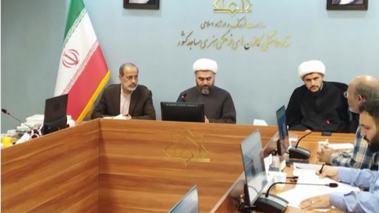 مساجد در ترویج فرهنگ ایثار و شهادت پیشگام هستند