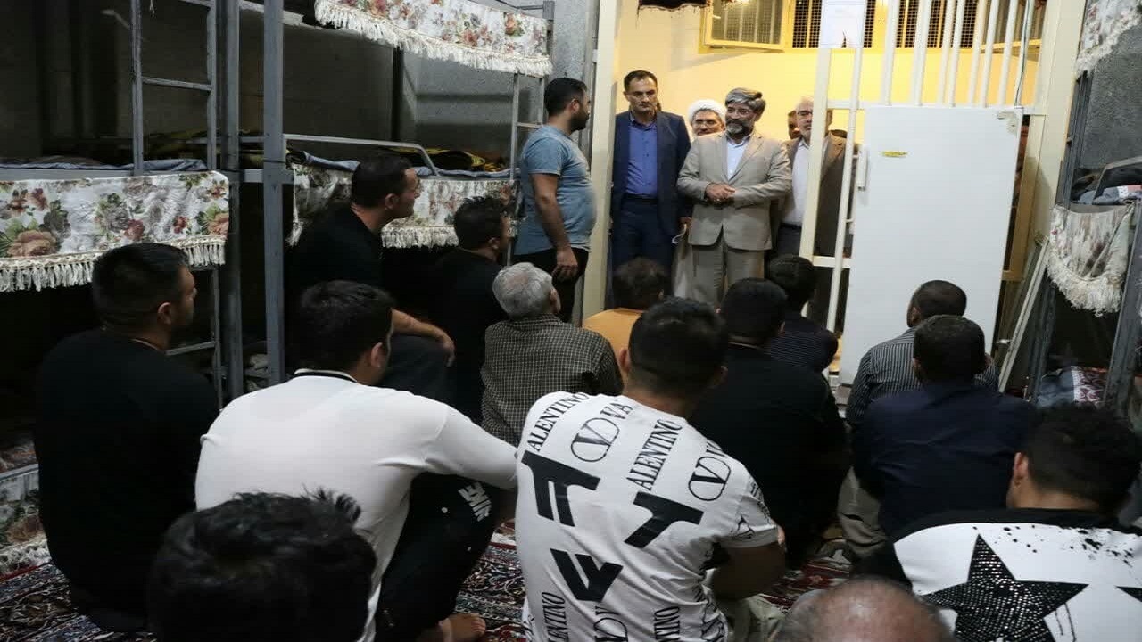 ۴۰۰ زندانی از زندان میاندوآب مرخصی تشویقی گرفتند