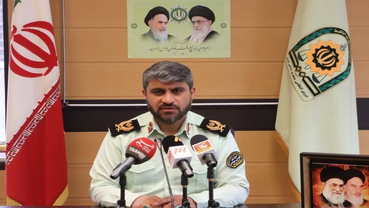 لزوم روشنگری ابعاد شخصیت کم نظیر حضرت امام (ره) و اندیشه‌های انسان‌ساز ایشان برای نسل جوان