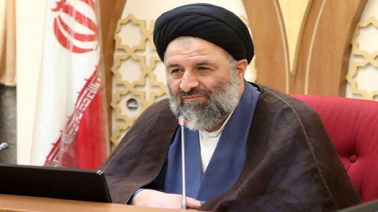 امام خمینی (ره) با تشکیل نظام جمهوری اسلامی استقلال و آزادی را به مسلمانان جهان هدیه کردند