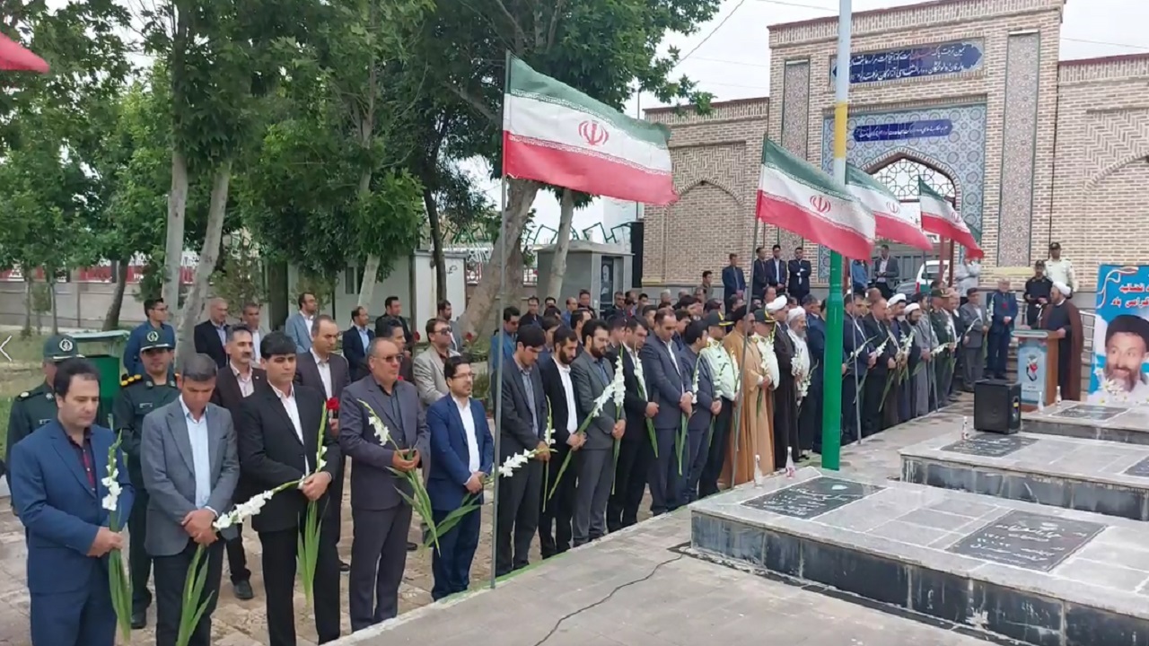 گل افشانی مزار شهدای اهر به مناسبت هفته قوه قضائیه + فیلم