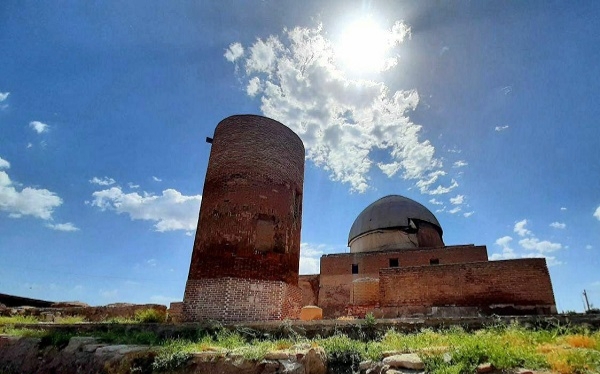 جمعه مسجد اردبیل قابلیت احداث پایگاه ملی را دارد/ اصل ساماندهی بازار تاریخی اردبیل مورد تایید است