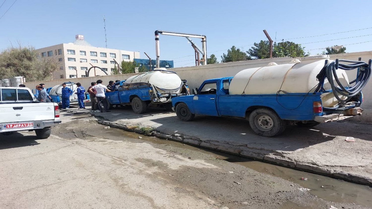 آبرسانی سیار در برخی از نقاط زاهدان