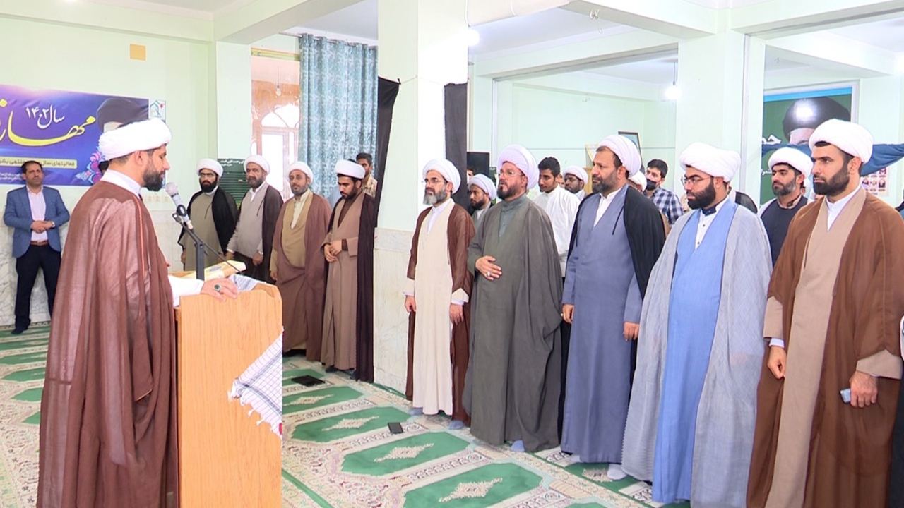 تجمع طلاب و روحانیون بندرعباس در محکومیت هتک حرمت قرآن