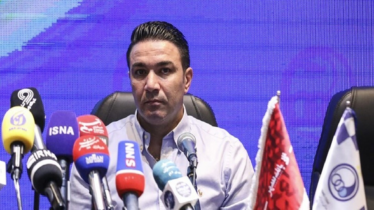 نکونام: باید بهترین بازیکنان را در اختیار داشته باشیم/ از هواداران تشکر می‌کنم