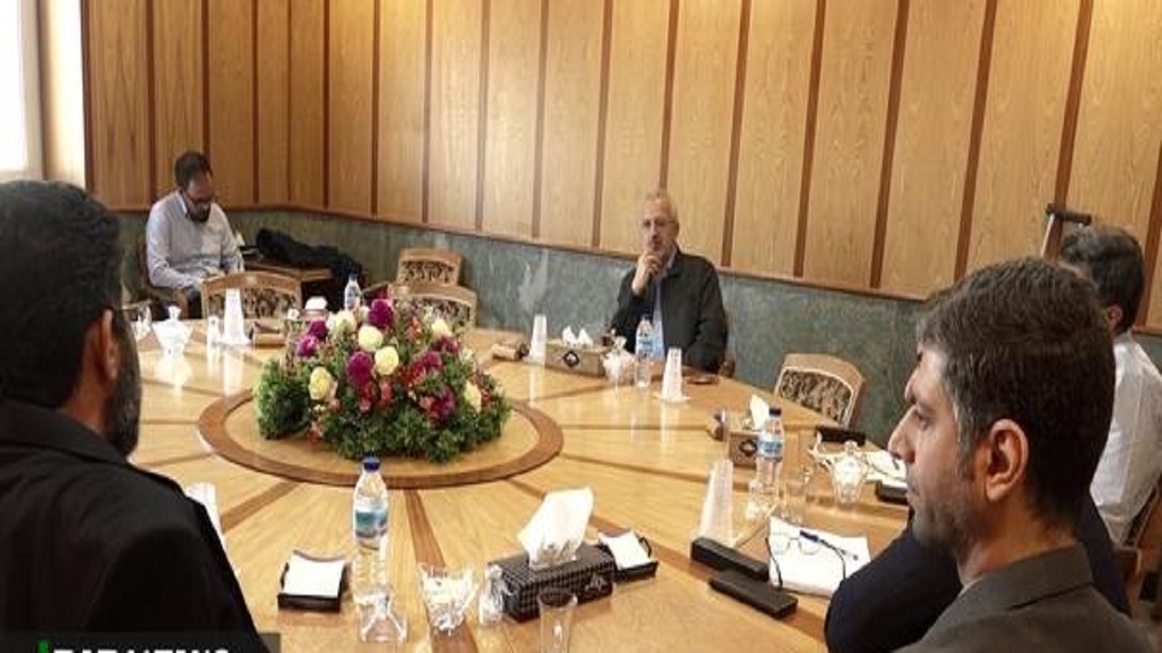 مشکلات و موانع پیش روی صنعتگران قم بررسی شد