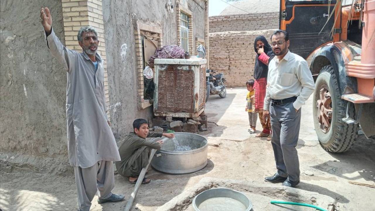 بهره‌مندی ۳۰ خانوار از نعمت آب آشامیدنی در بخش نگین کویرِ فهرج