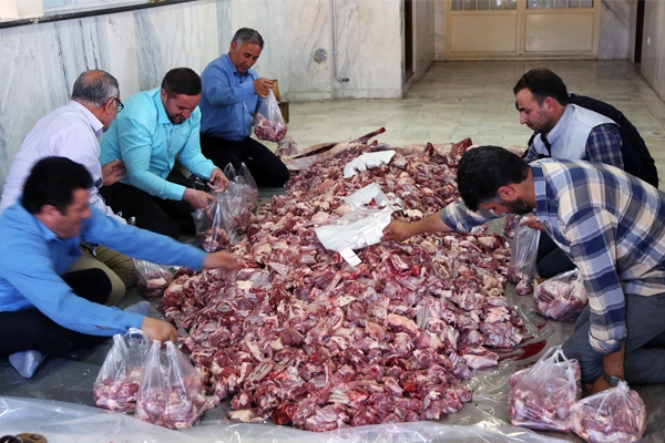 بیش از یک تن گوشت قرمز در مشگین‌شهر بین مددجویان توزیع شد