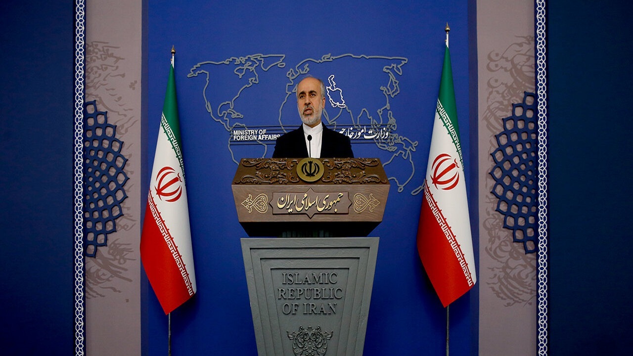 فرانسوی‌ها صدا‌ی معترضان را بشنوند/ ایران در برابر تحریم‌های آمریکا هیچگاه تسلیم نخواهد شد