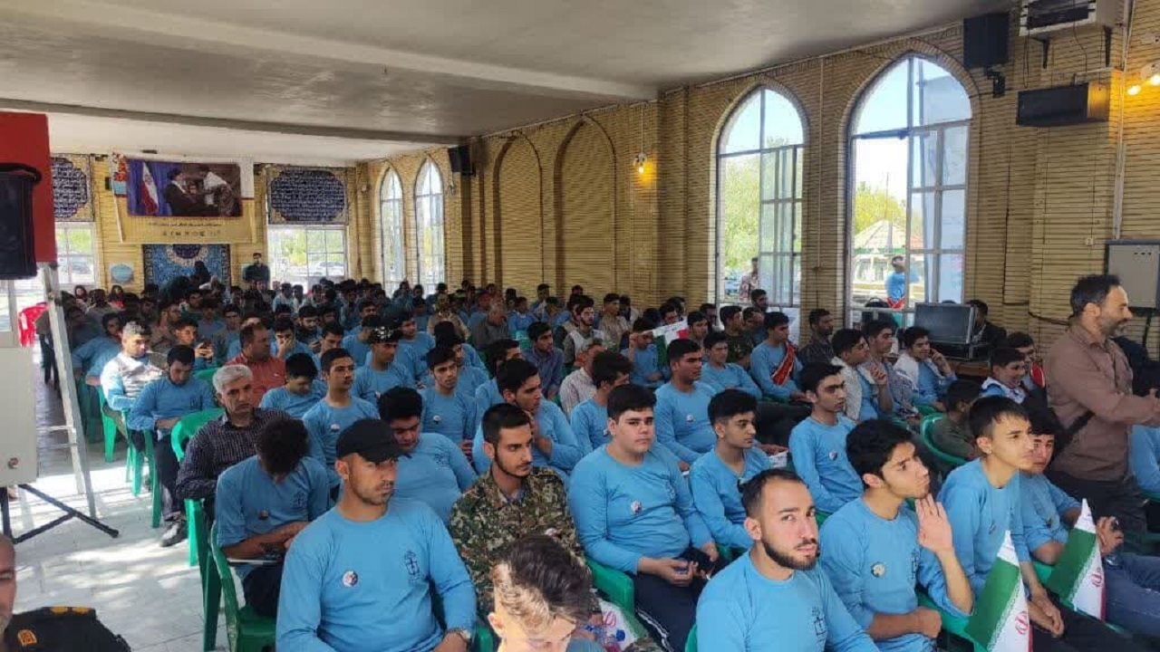 می‌سازیم تا ساخته شویم/یک هزار دانش آموز بسیجی در خدمت زلزله زدگان خوی