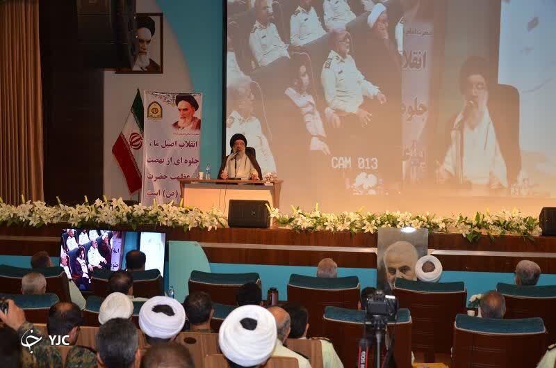 کارکنان انتظامی خدمتگزاران نظام مقدس جمهوری اسلامی ایران هستند