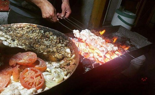 ضرورت ساماندهی ون کافه&zwnj;ها و گاری کبابی&zwnj;های رشت