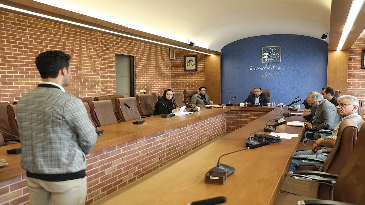پرونده چهار متقاضی کارت راهنمای گردشگری بین‌المللی بررسی شد