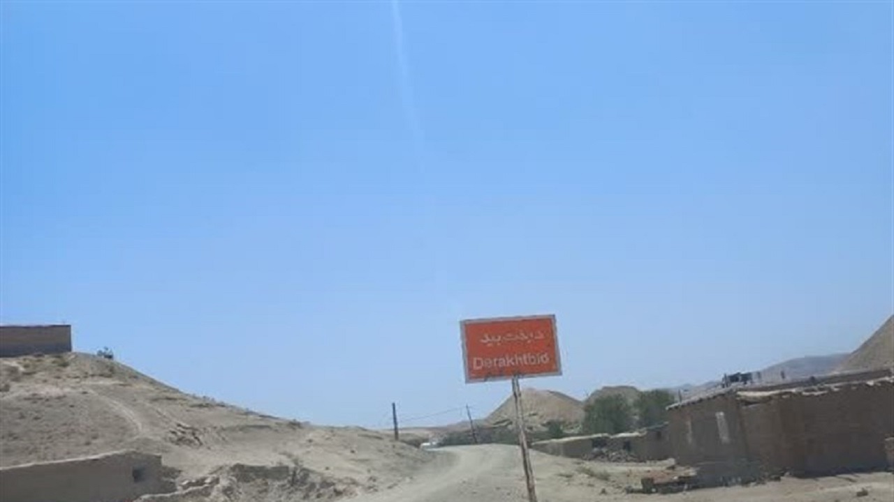 کمبود آب اهالی روستای درخت بید صالح آباد را حاشیه نشین شهرها کرد + فیلم
