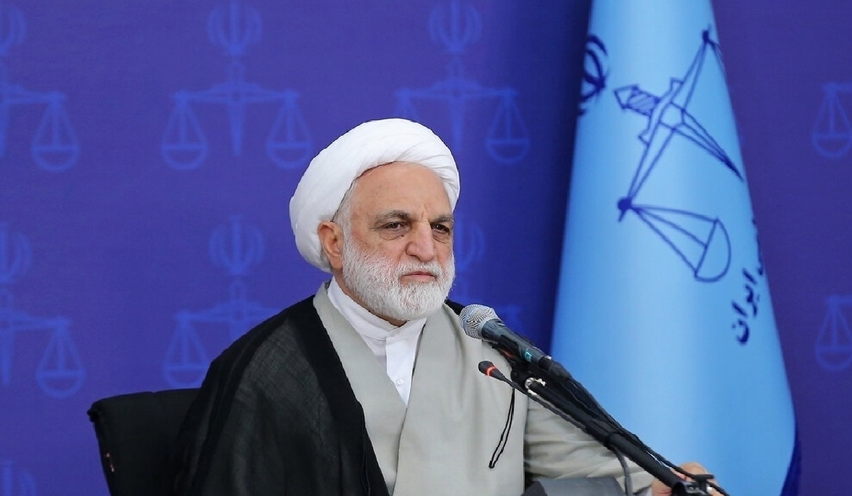 تغییر مداوم مقررات می‌تواند سبب کاهش اعتماد مردم به نظام بانکی شود