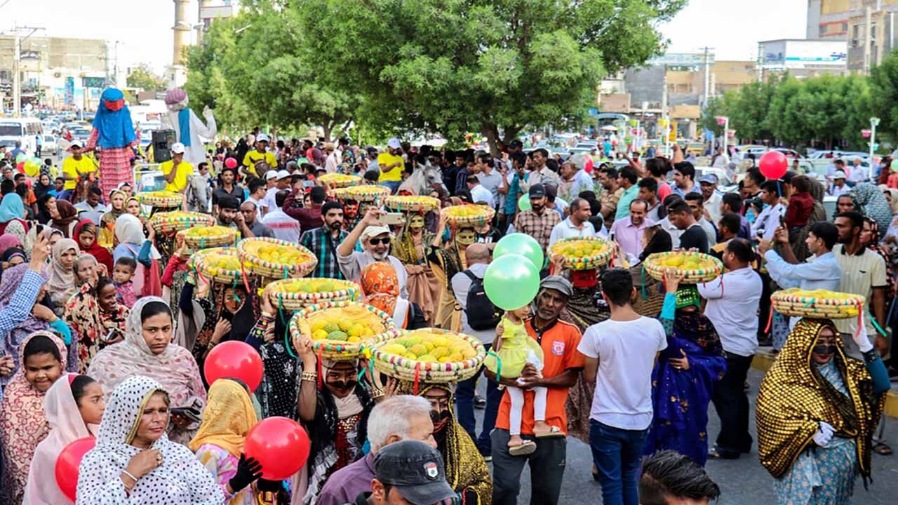آغاز جشنواره شکرگزاری انبه و یاسمین گل در میناب