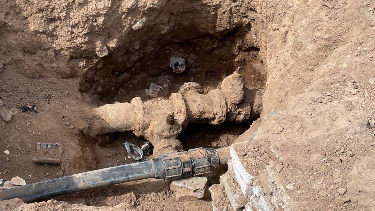 حذف شبکه‌های قدیمی آب در اشتهارد آغاز شد