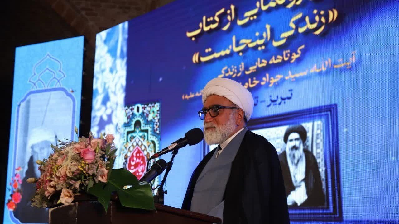 هدف دشمن از زدن خیمه ولایت هویت زدایی است