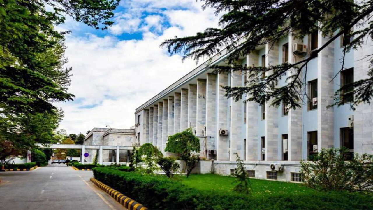 حکومت کنونی افغانستان فراگیر است