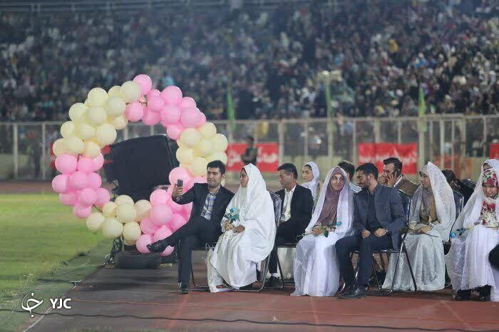 جشن بزرگ بیعت در ورزشگاه حافظیه برگزار شد