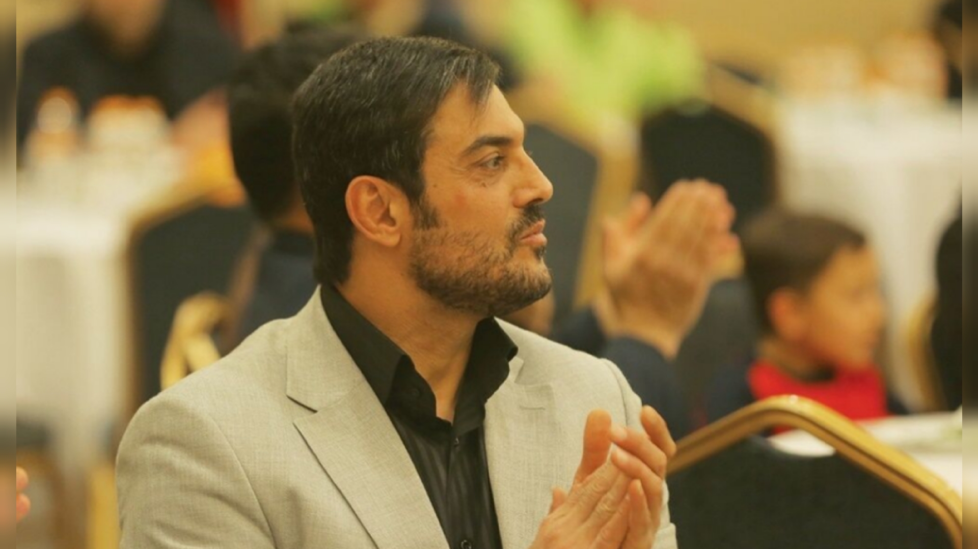 پذیرایی نیما نکیسا از زائران امام رضا (ع) + فیلم