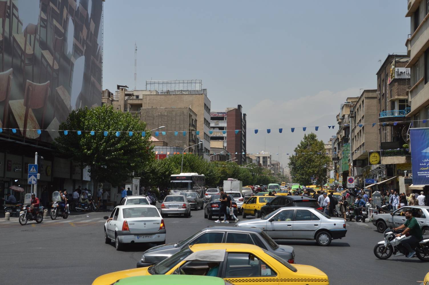 حال و هوای معابر شهر تهران در آستانه عید سعید غدیر
