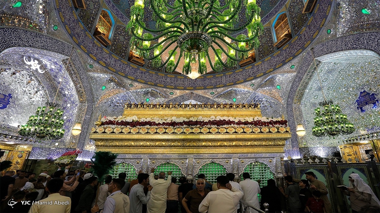 گل‌آرایی ضریح امیرالمومنین(ع) در آستانه عید غدیر+عکس