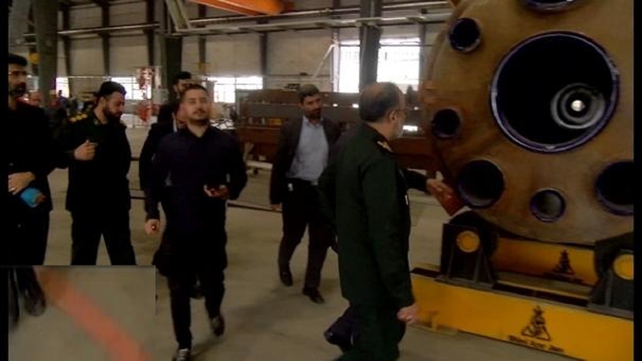 همراهی جهادگران سپاه و بسیج با تولیدکنندگان