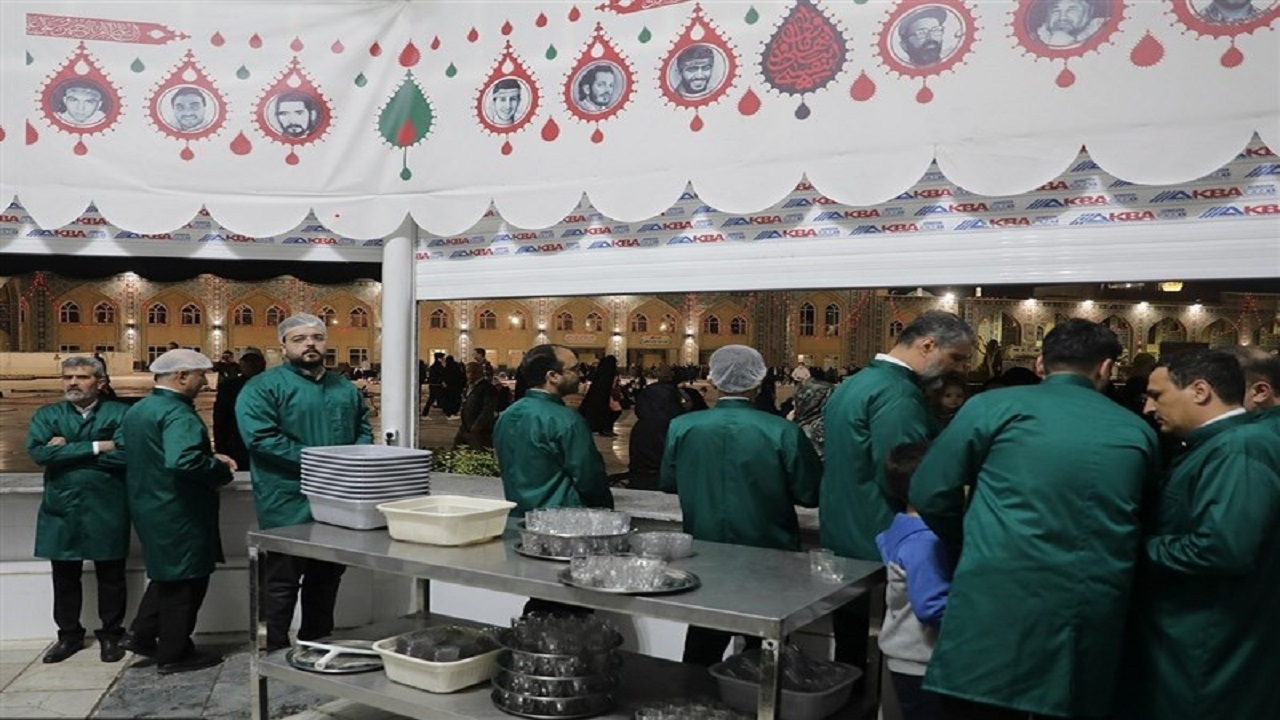 میزبانی چایخانه‌های حرم مطهر رضوی از زائران غدیر