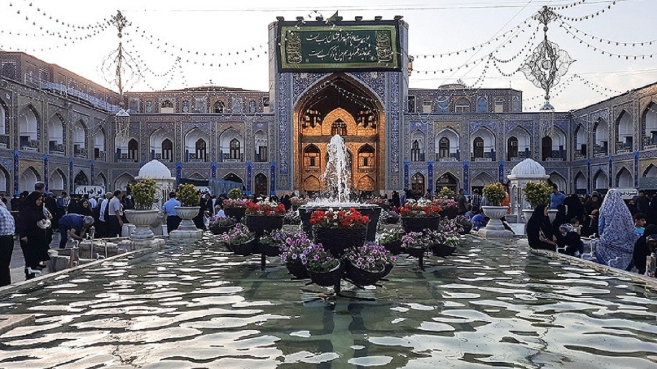 برپایی جشن غدیر، ویژه زائران اردو و عرب زبان در حرم رضوی