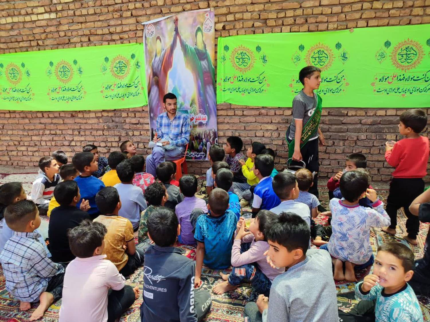 کودکان در جشن عید غدیر کودکان در جشن عید غدیر