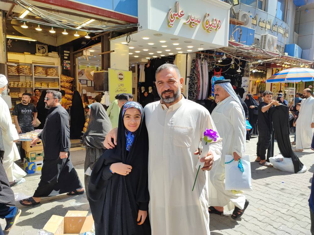 حضور پدر با فرزند در نجف اشرف