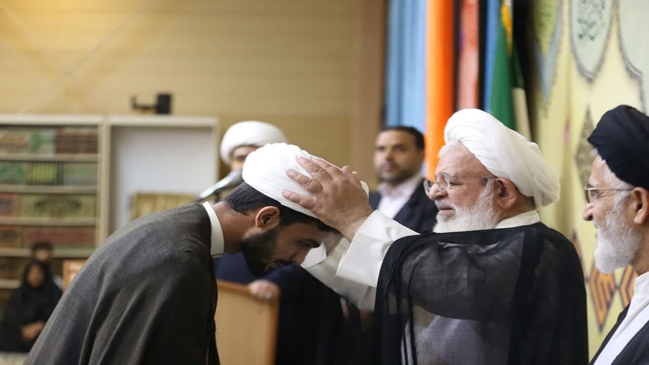 عمامه گذاری جمعی از طلاب یزدی
